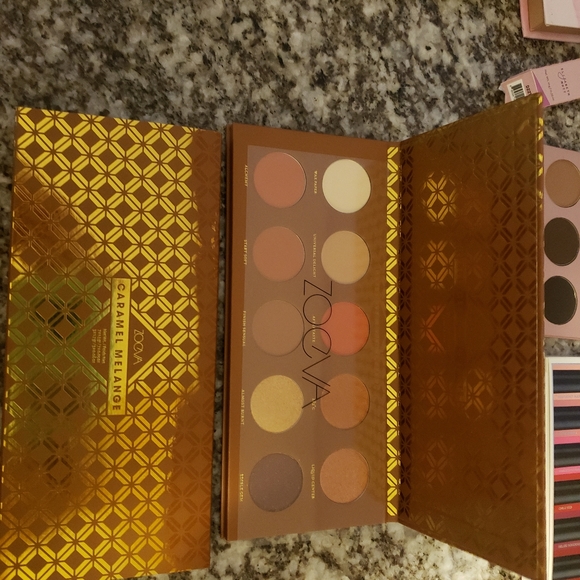 Makeup bundle 145$ - Picture 4 of 8